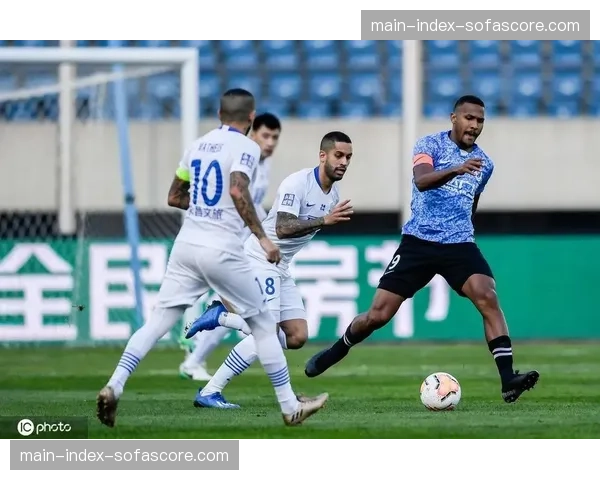 “比赛复盘：纽卡1-3负于西汉姆，吉马良斯缺阵暴露中场失控问题”