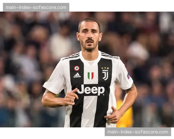 人物特写:36岁的博努奇出任蒙扎后防核心,传授防守经验 人物特写:36岁的博努奇出任蒙扎后防核心,传授防守经验